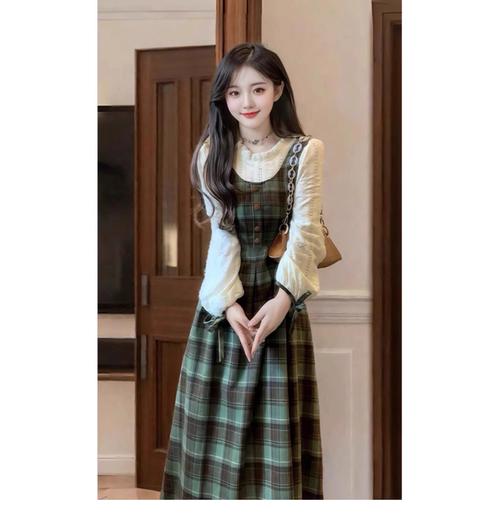 连衣裙怎么搭好看？-图2