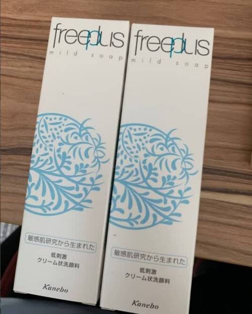 15岁女孩适合用什么护肤品？-图1