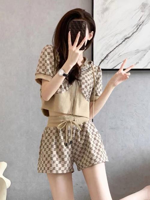 夏季新款短裤套装，怎么搭更出彩？-图2