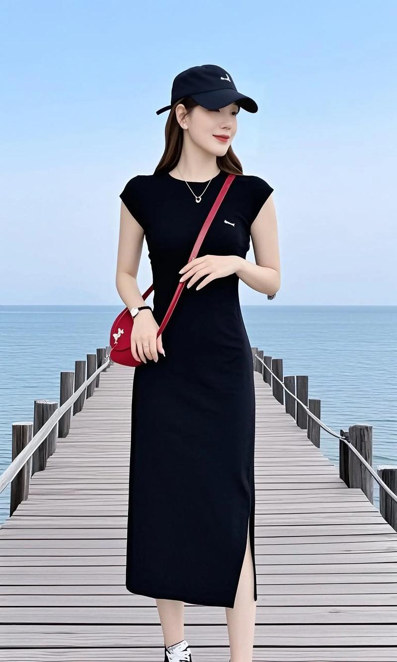 2025流行连衣裙，这些元素为何能火？-图1