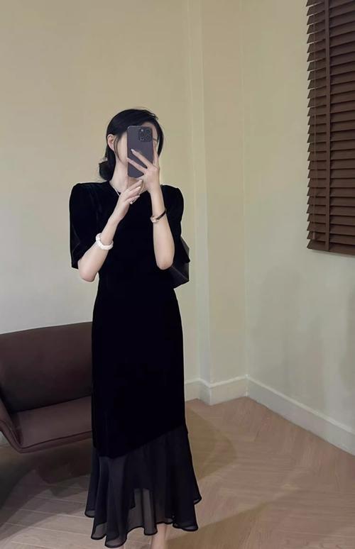 东京女装连衣裙2025将引领何种时尚潮流？-图3