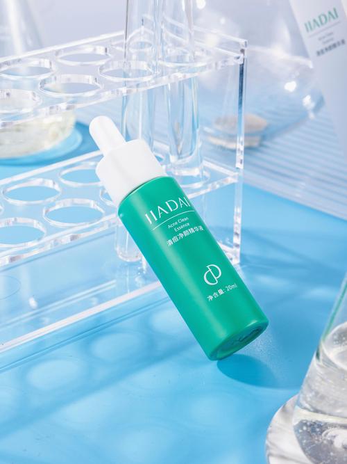 脸上有痘痘，护肤品该怎么选？-图3