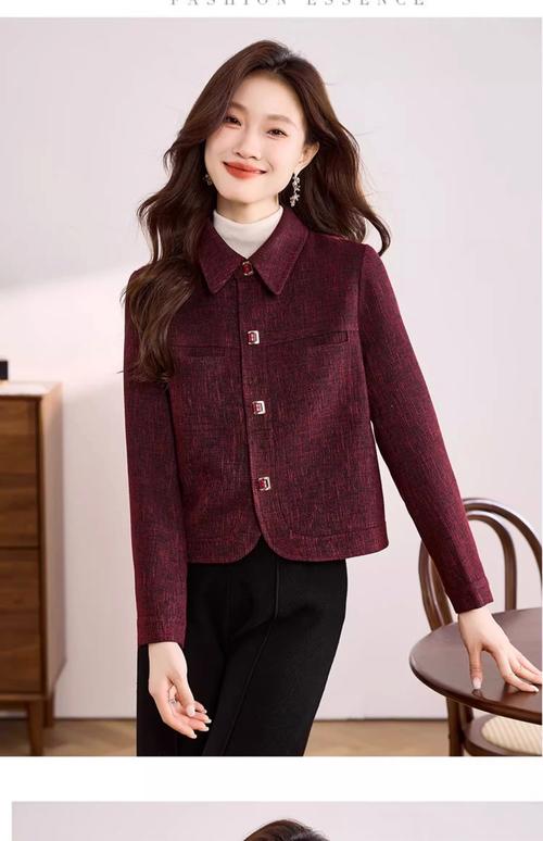 2025春秋女装新款，哪些设计会成流行焦点？-图2