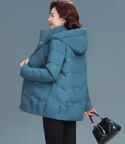 2025冬装中长款女装,主打什么风格?-图2 2025冬装中长款女装,主打什么风格?-图2