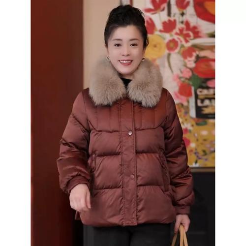 中老年冬季女装外套选款有哪些技巧？-图3