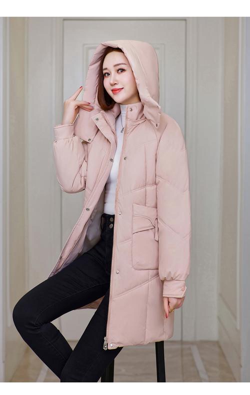 2025冬装新款女装有哪些流行趋势？-图2