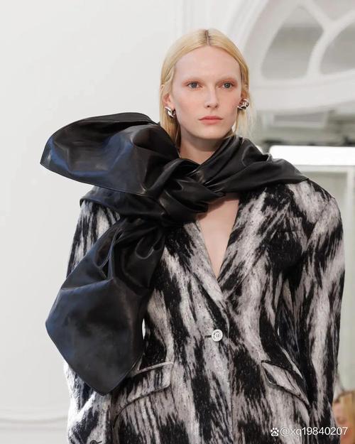 纪梵希2025春夏女装-图3