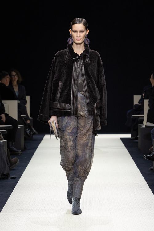 阿玛尼2025新款女装有何设计新意？-图3