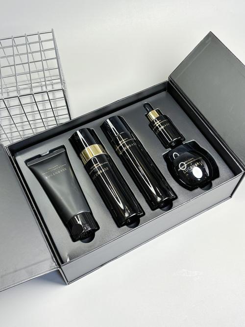 25岁护肤套装怎么选？关键看哪些成分？-图1