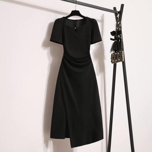 梦芭莎2025时尚女装-图1