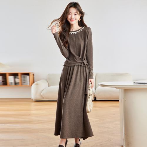 2025秋冬新款女装，哪些设计更吸睛？-图2