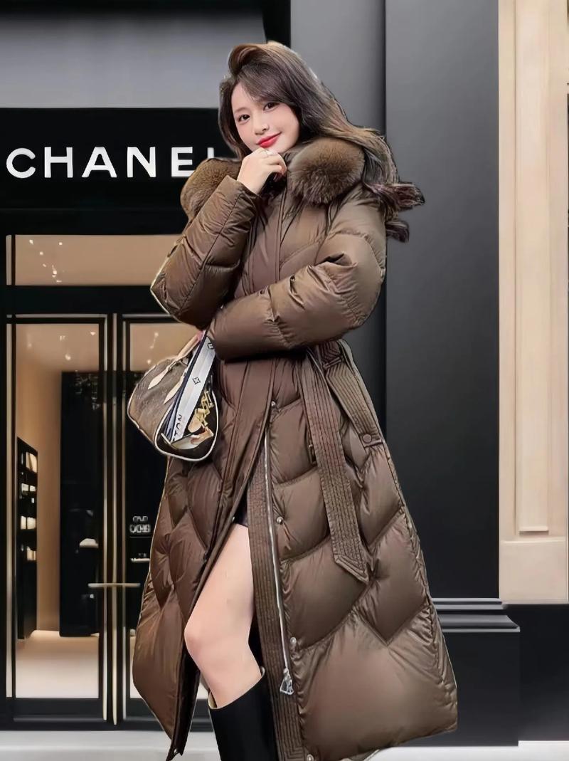 女装羽绒服长修身款怎么选？-图3