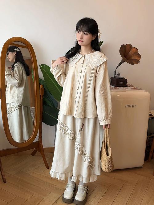 日式森系复古女装，如何穿出自然复古感？-图1