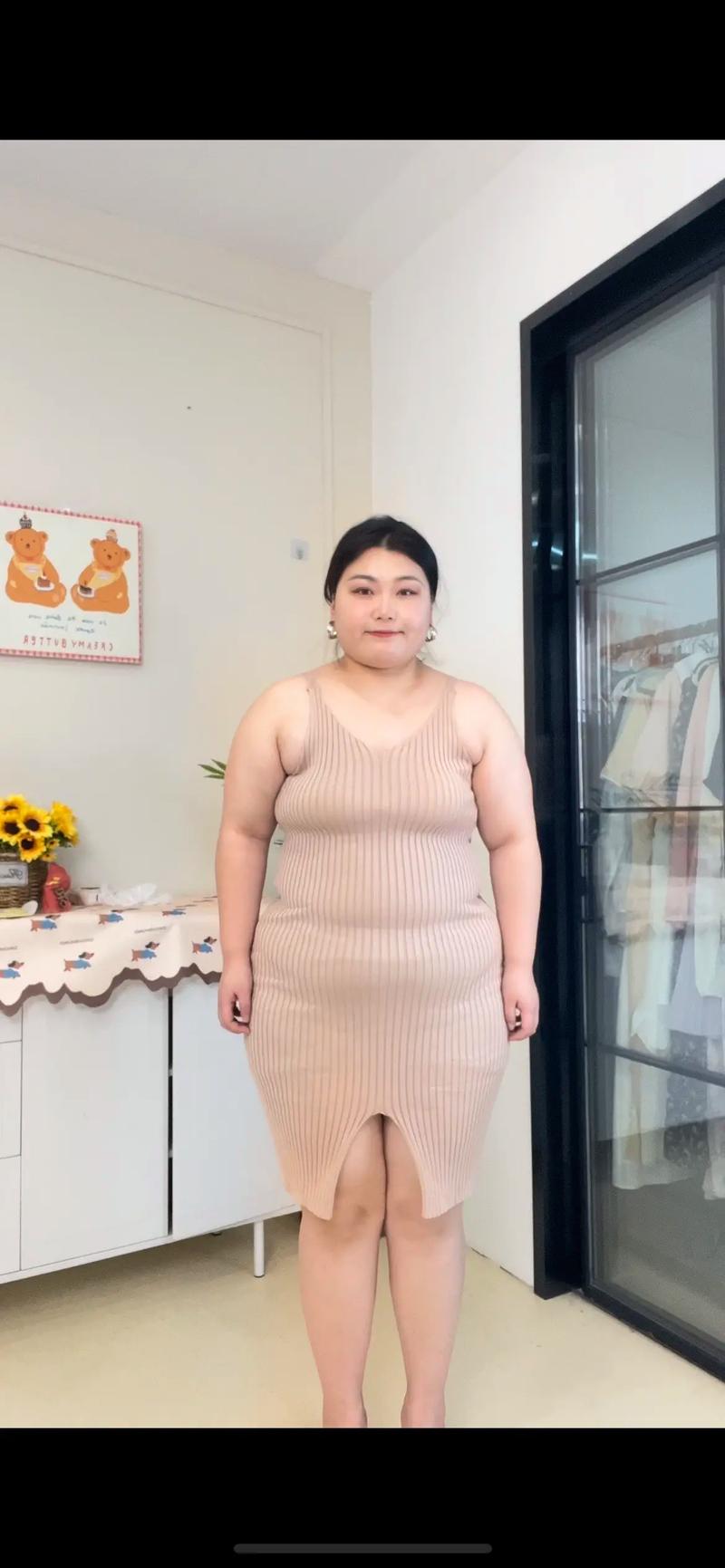 胖女生穿什么显瘦好看？-图2