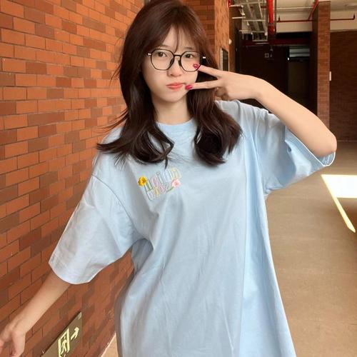 韩系女装学生中袖上衣-图1