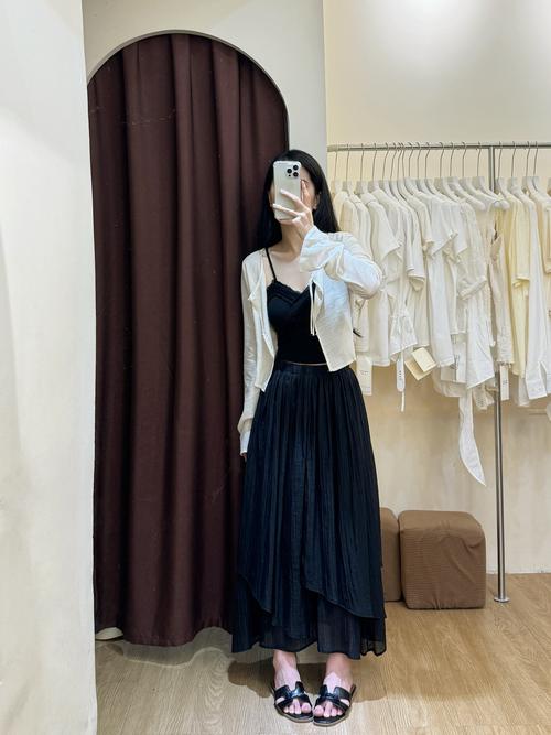 极简风格的女装有哪些-图2