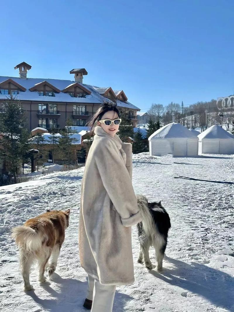 雪甜美女装怎么搭才好看？-图1