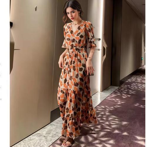 今年新款女装夏长款，设计有何亮点？-图2