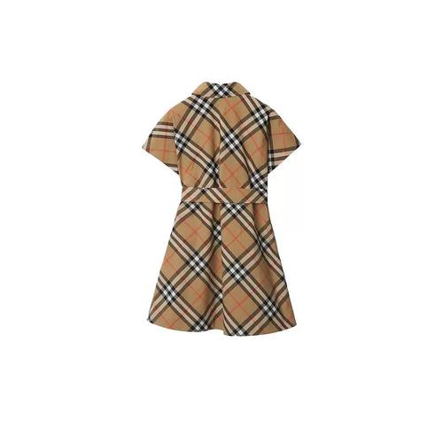 巴宝莉新款连衣裙设计有何亮点？-图2