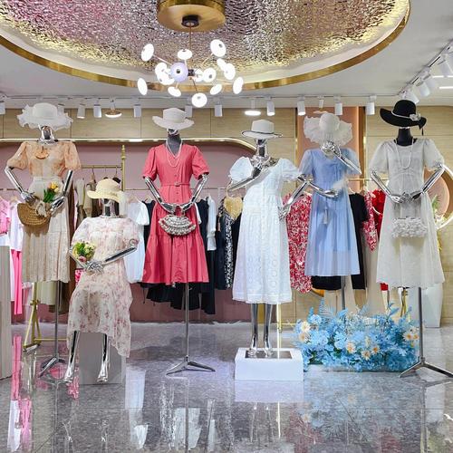 品牌女装夏装图片，有哪些亮点值得欣赏？-图2