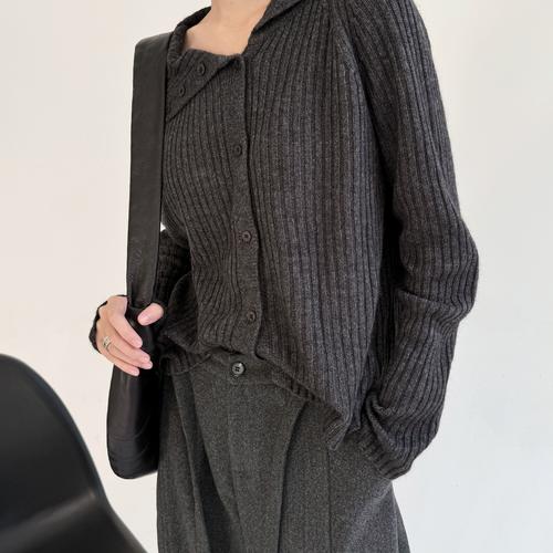 女装灰色短毛衣搭衬衣-图2