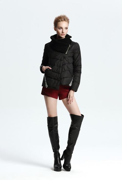 知彩女装白外套春秋百搭吗？-图2