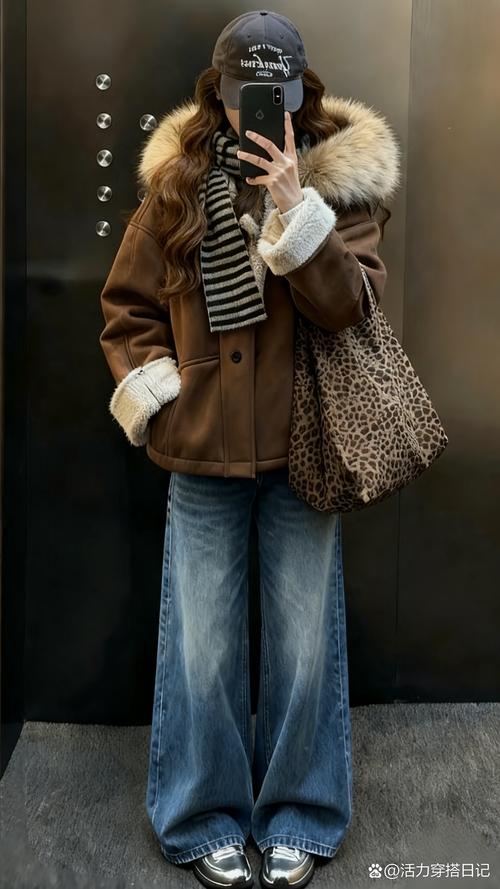 街头混搭风格服装女装-图3