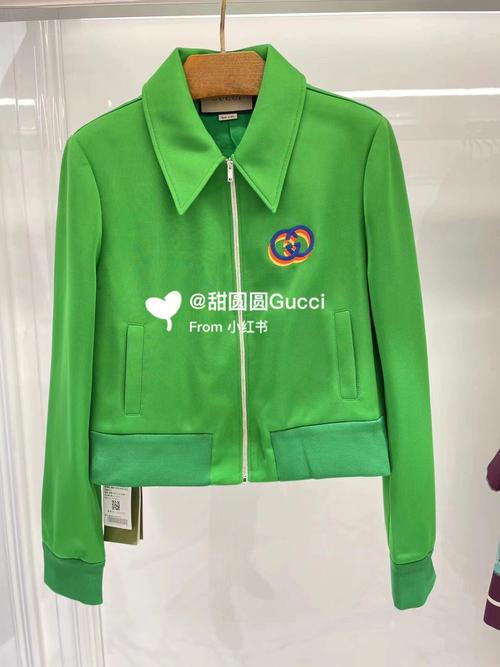 古驰白绣花套装，优雅与实穿如何平衡？-图2