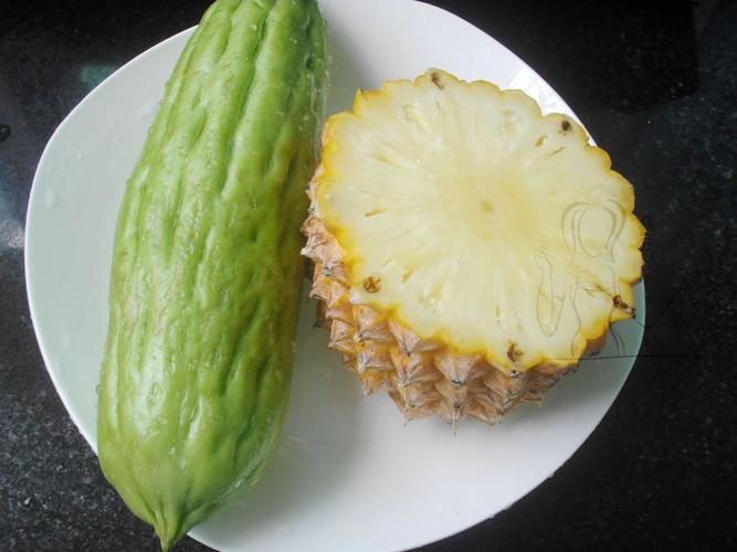 苦瓜敷脸真能祛痘吗？-图1