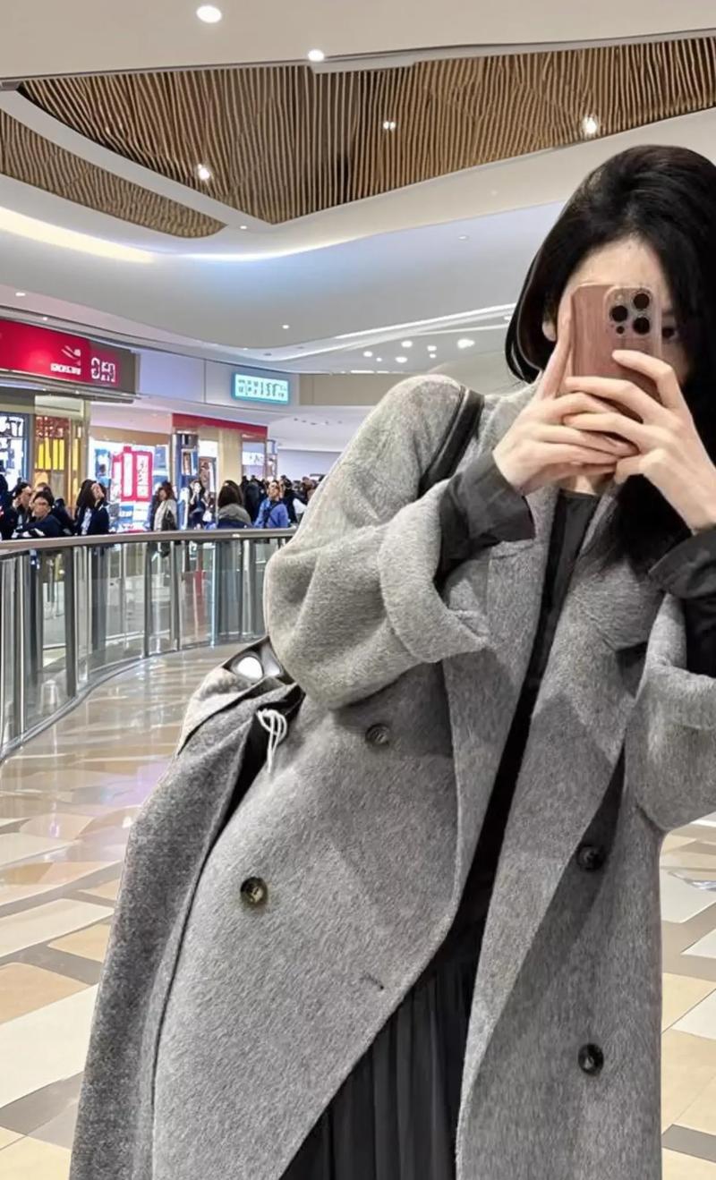 长款羊毛大衣图片有哪些款式推荐？-图2