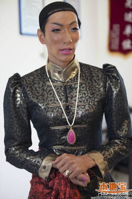张亮女装扮父女是节目安排还是真个性？-图1