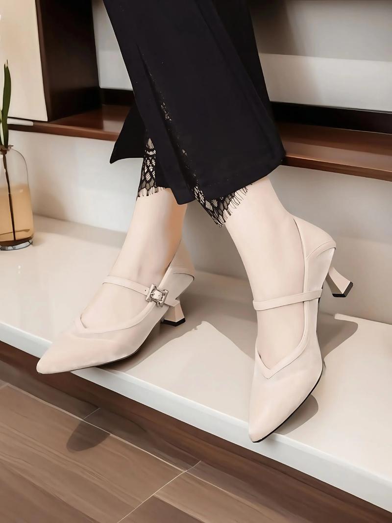 今年最流行的女装鞋子-图2