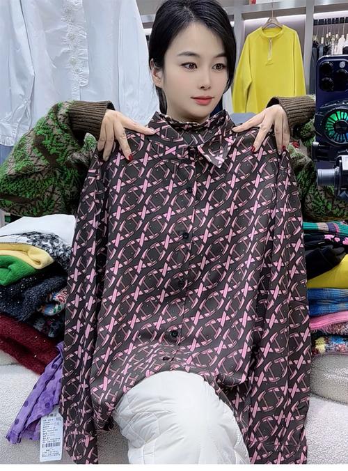 2025韩版时尚女装有哪些流行趋势？-图1