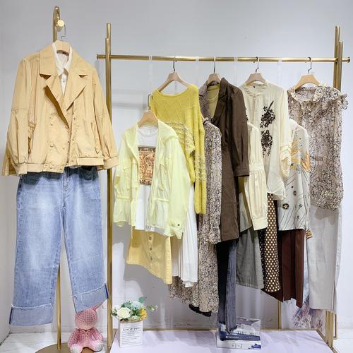 秋女装哪些款式最畅销？-图3