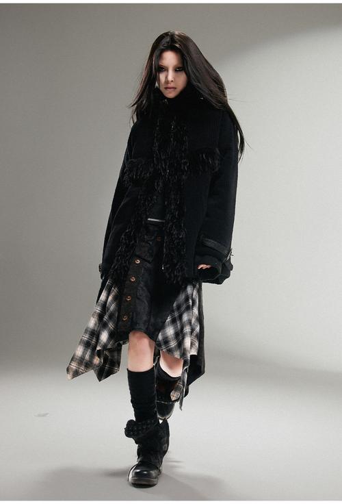 摇滚风长款女装怎么搭才够飒？-图3