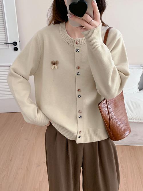 2025女装外套流行趋势有哪些?-图1 2025女装外套流行趋势有哪些?-图1