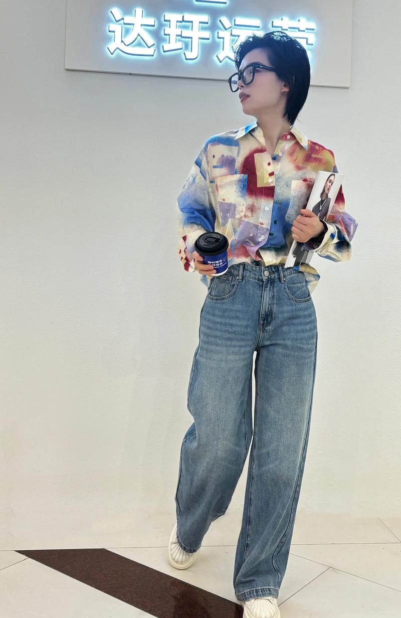 2025女装官网有何新突破？-图1