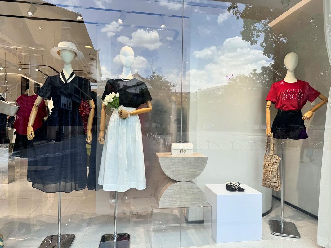 2025女装官网有何新突破？-图3