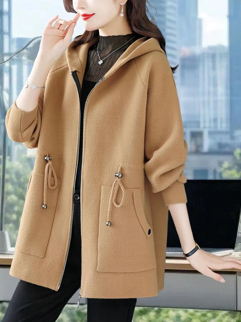 女装毛呢外套新款上市，为何能瞬间俘获万千女性的心？-图1