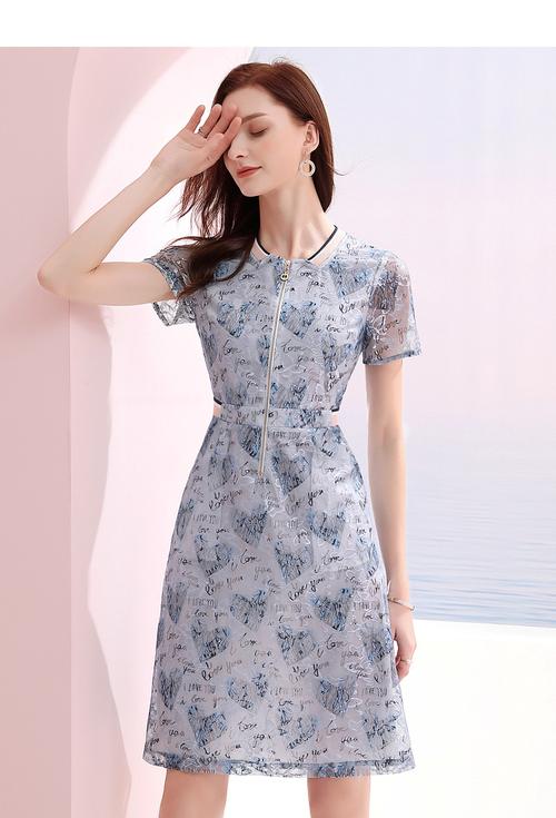 20几岁女装品牌，年轻穿搭怎么选？-图2