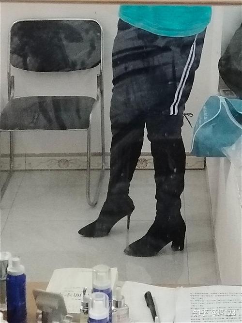 男士穿女装女鞋，是突破还是猎奇？-图1