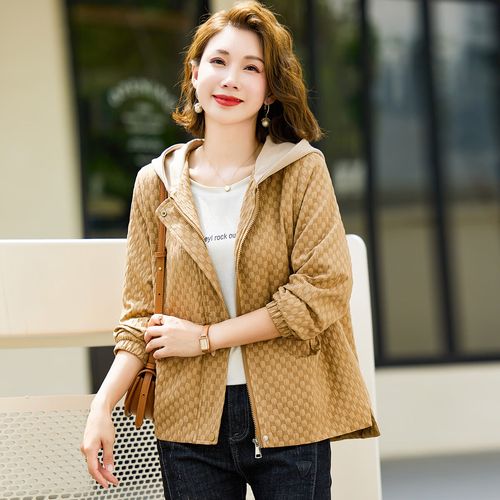 秋装中年女装外套选款有何讲究？-图2