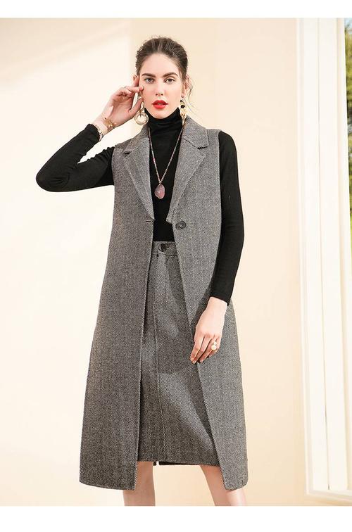 长马甲女装冬季怎么搭好看？-图1