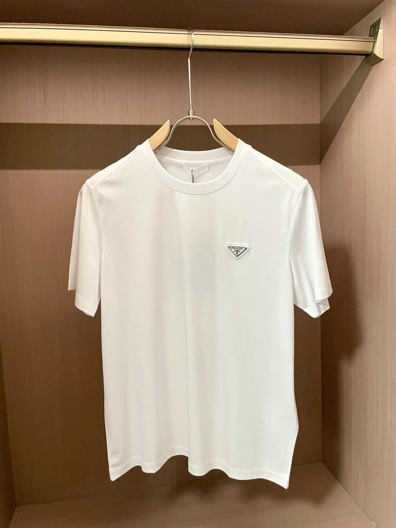 普拉达2025夏女装将带来哪些惊喜？-图1