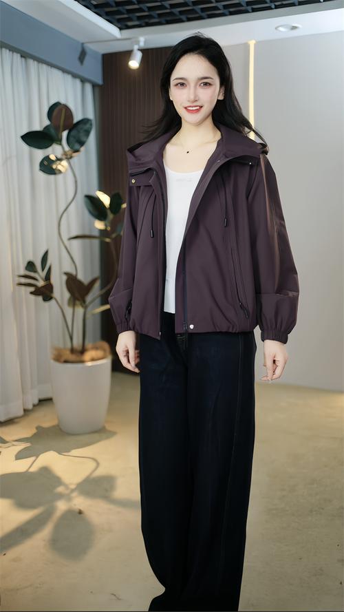 2025新款女装外套，设计亮点有哪些？-图2