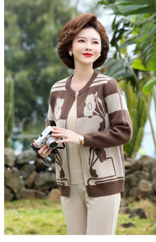 中年女装宽松如何显高级不显臃肿？-图3