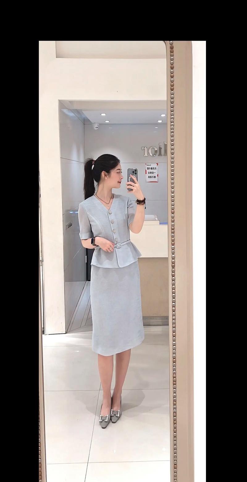 2025珂莱蒂尔女装有哪些新设计？-图3