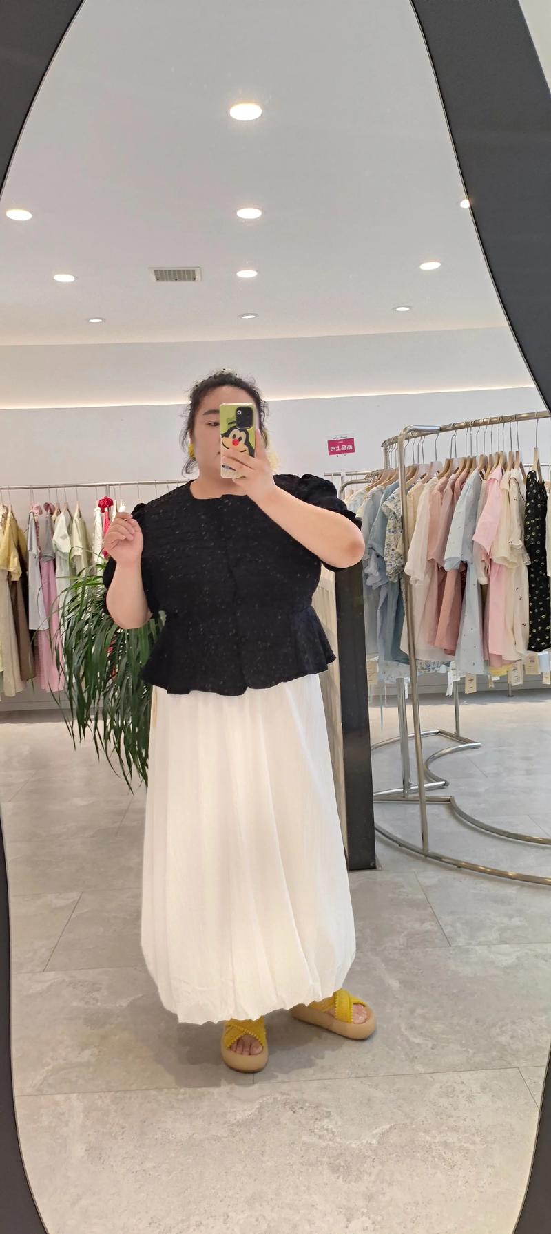 今年流行大码女装，该怎么选才好看？-图2