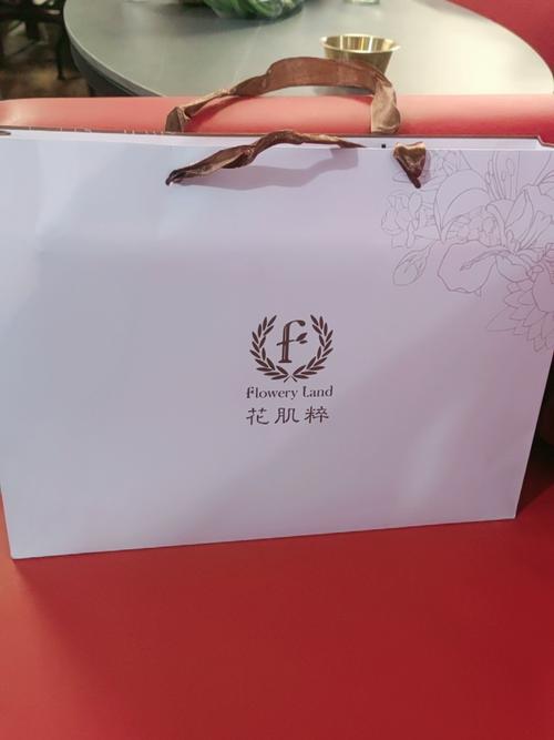 花肌粹护肤品有线下专柜吗？-图2