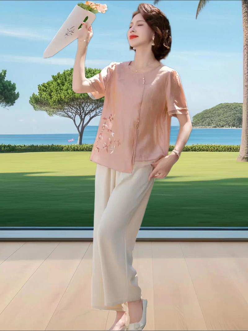 时尚中年夏装如何选才显气质？-图1